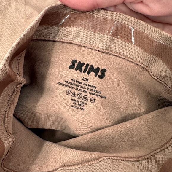 Skims Seamless Sculpt Sculpting Mid Thigh Short Size Small / Medium - Picture 2 of 4